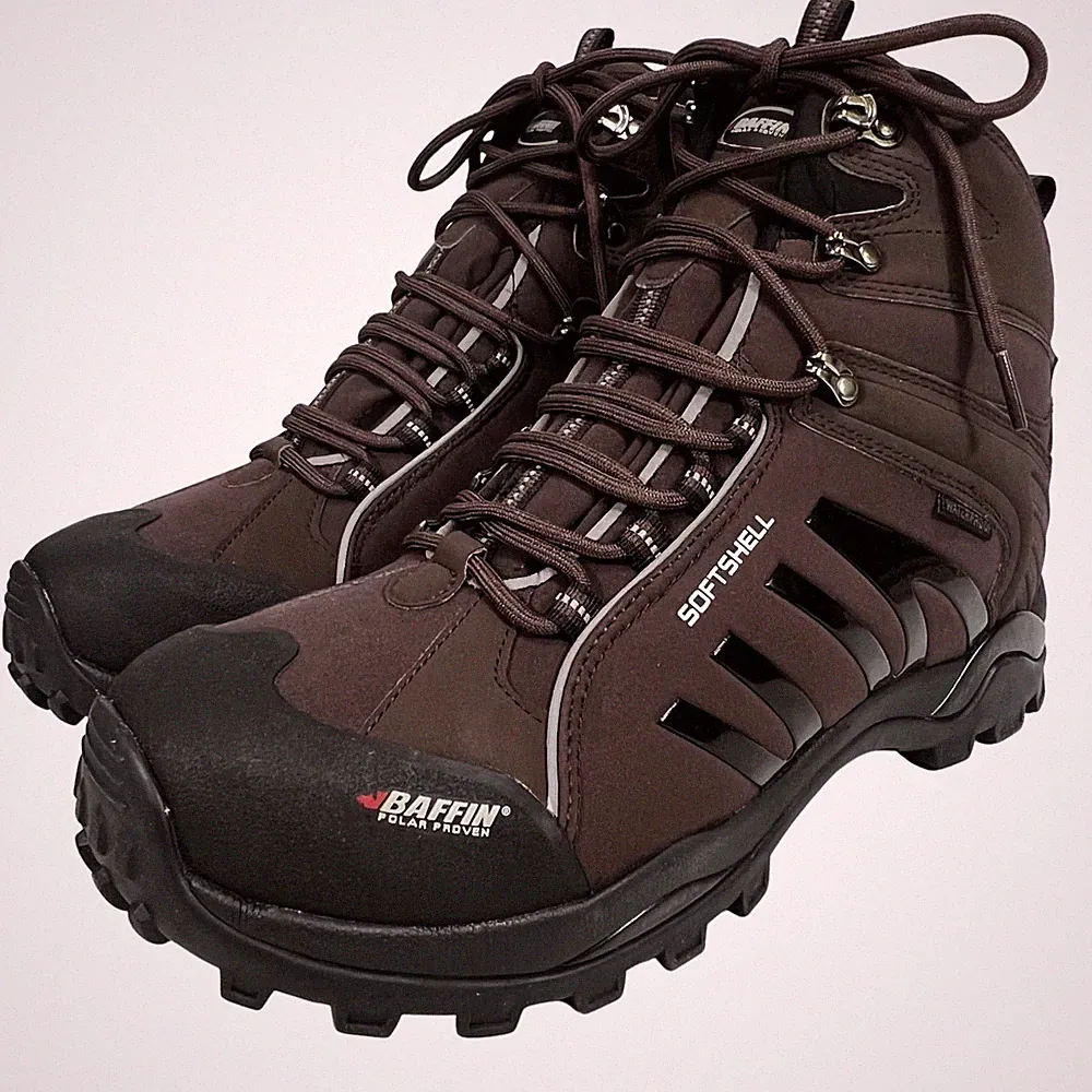Insulated hiking boots
