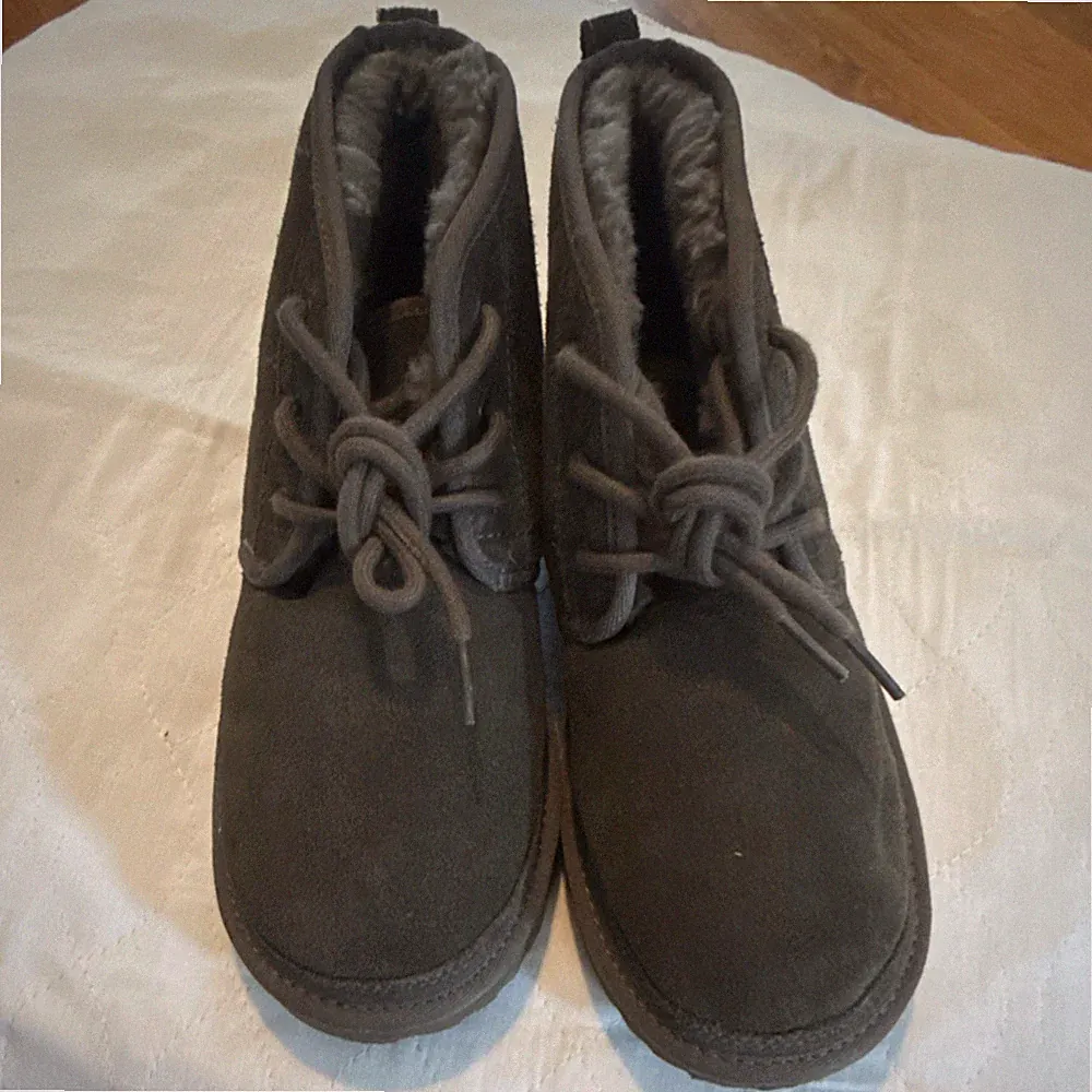 UGG Lined Lace Up Ankle Bootie Gray Suede Women's US 6 EU 38 Rubber Sole